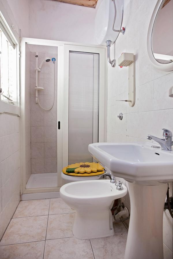 Davi Bed and Breakfast Cagliari Buitenkant foto